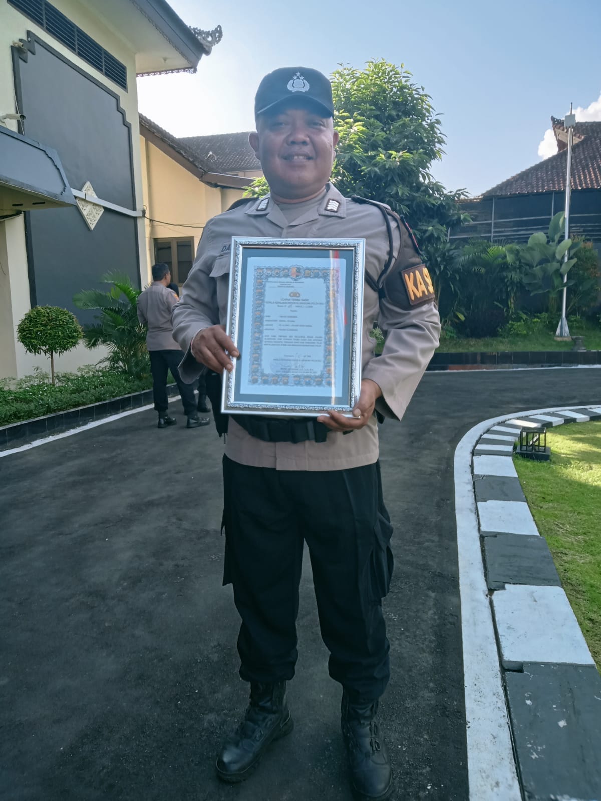 Sigap dan Humanis, Personel Polsek Nusa Penida Raih Apresiasi Kapolres Klungkung