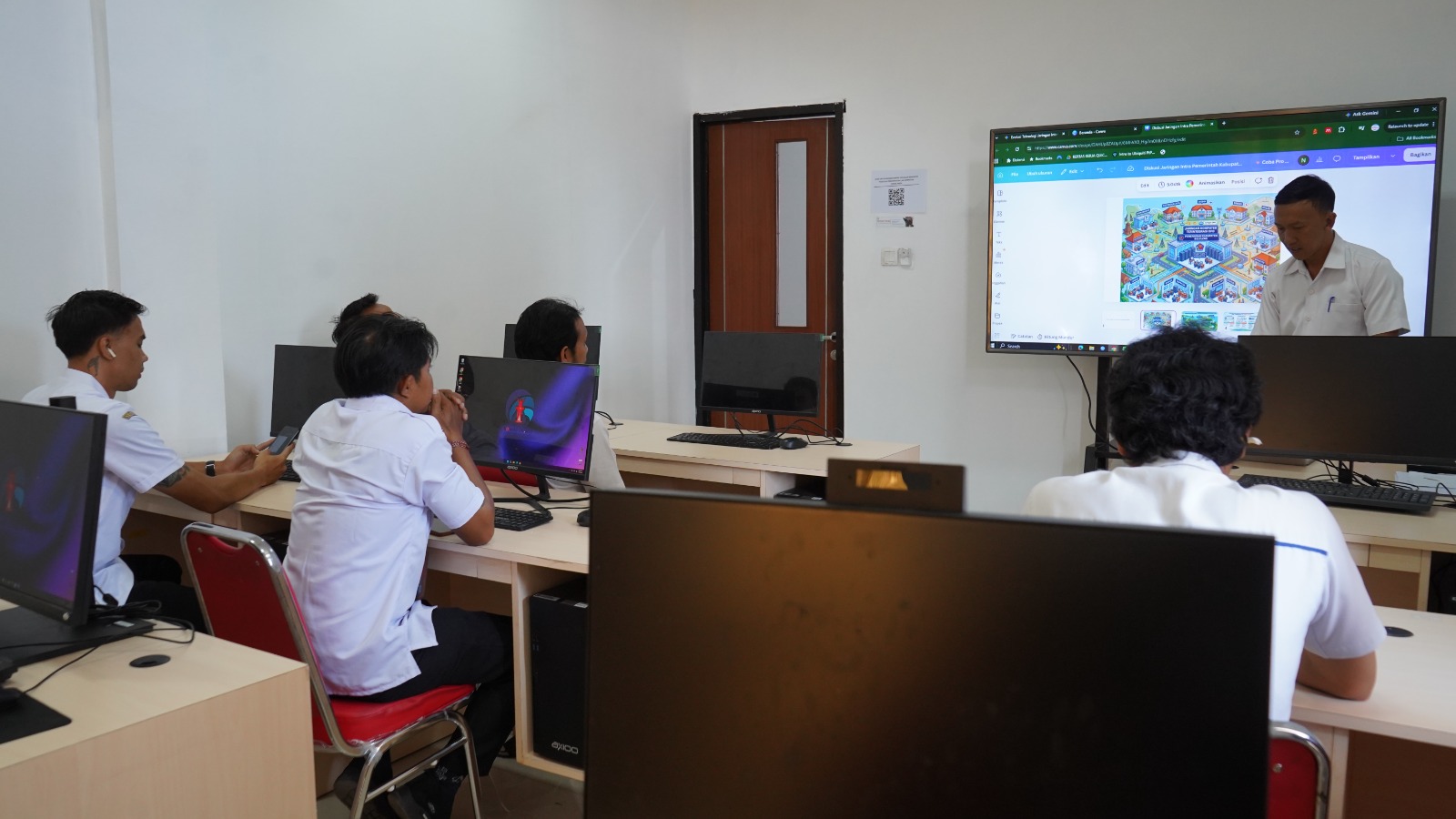 Cegah Gangguan Pelayanan, Kominfosanti Buleleng Bekali Pegawai Kecamatan dengan Kemampuan Jaringan