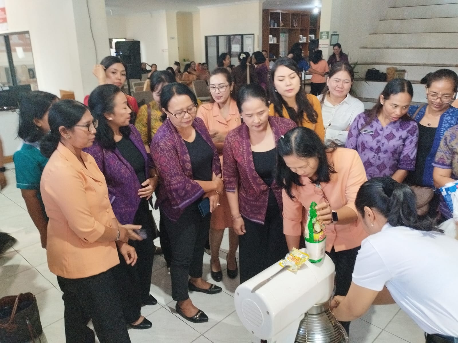 Tak Sekadar Kumpul, DWP Buleleng Bekali Anggota Keterampilan Olahan Kuliner